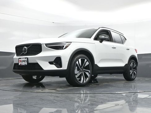 New 2026 Volvo XC40 B5 Ultra w/ Climate Package AWD/4WD image 43