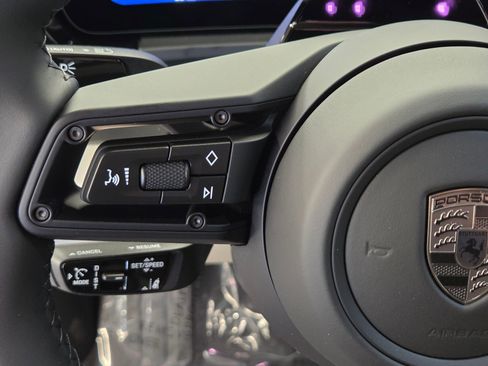 New 2026 Porsche Macan Turbo Electric AWD/4WD image 18