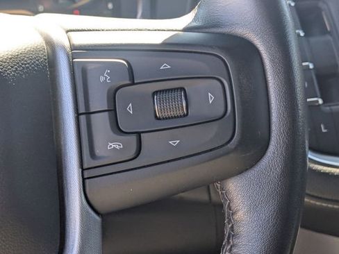 Used 2022 GMC Yukon XL SLT w/ SLT Premium Package image 18