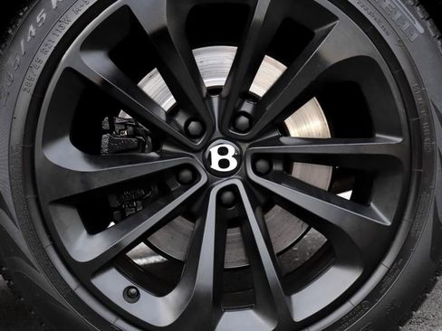 Used 2017 Bentley Bentayga image 96