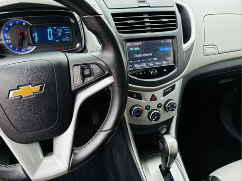 Used 2015 Chevrolet Trax LT w/ LT Sun and Sound Package AWD/4WD image 15
