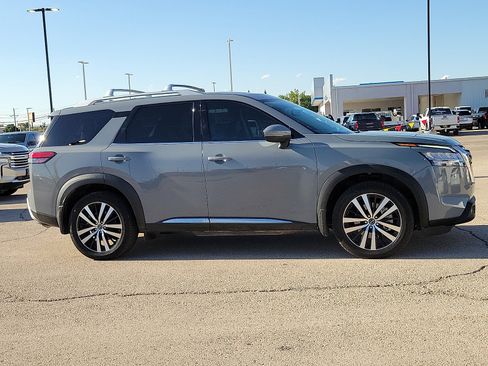 Used 2023 Nissan Pathfinder Platinum AWD/4WD image 5