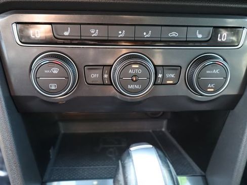 Used 2021 Volkswagen Tiguan SE w/ Panoramic Sunroof Package FWD image 36