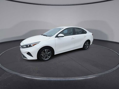 Used 2022 Kia Forte LXS image 4