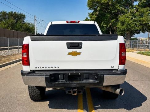Used 2011 Chevrolet Silverado 2500 LT w/ Interior Plus Package AWD/4WD image 4