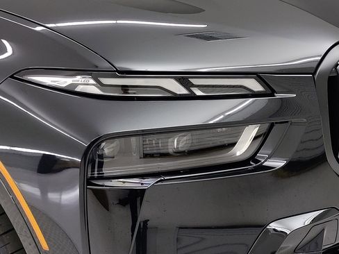 New 2026 BMW X7 xDrive40i w/ M Sport Package image 3
