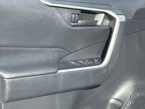 Used 2019 Toyota RAV4 LE w/ All Weather Liner Package AWD/4WD image 16
