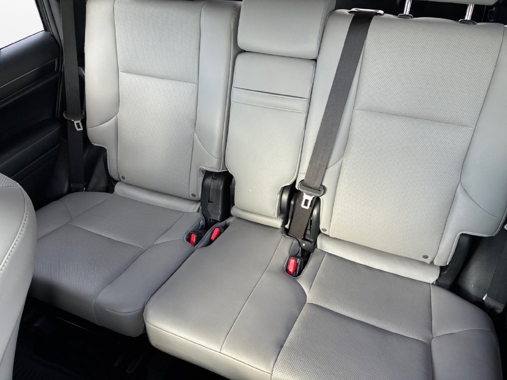 Used 2023 Lexus GX 460 w/ Black Line Special Edition AWD/4WD image 21