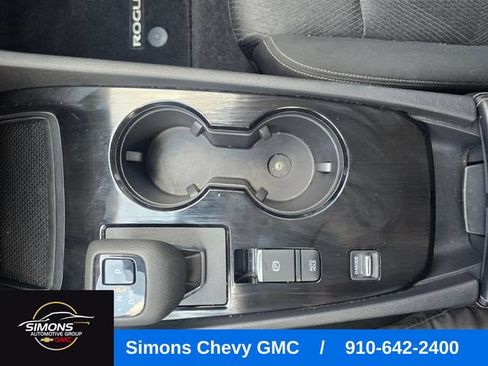 Used 2025 Nissan Rogue SV FWD image 25