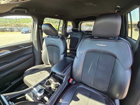 Used 2022 Jeep Grand Cherokee Trailhawk AWD/4WD image 21