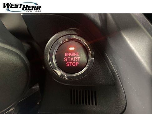 Used 2025 Subaru Forester Premium AWD/4WD image 34