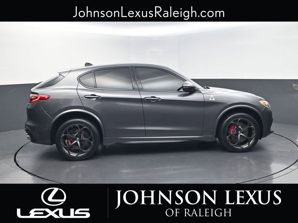 Used 2018 Alfa Romeo Stelvio Quadrifoglio w/ Driver Assist Dynamic Package AWD/4WD image 6