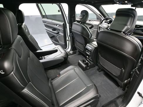 Used 2023 Jeep Grand Cherokee L Overland w/ Advanced Protech Group III image 56