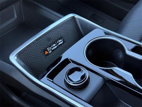 New 2026 Chevrolet Equinox LT w/ Convenience Package II image 14