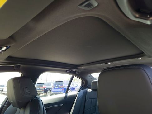 New 2026 BMW 550e xDrive w/ Premium Package AWD/4WD image 14