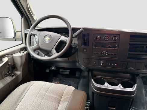 Used 2025 Chevrolet Express 3500 LT w/ LT Preferred Equipment Group RWD image 23