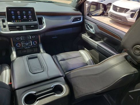 Used 2021 Chevrolet Suburban High Country w/ Premium Package AWD/4WD image 18