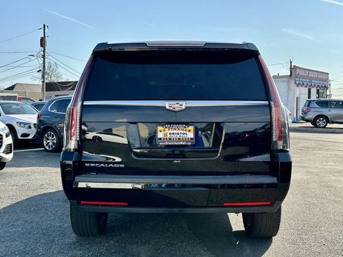 Used 2018 Cadillac Escalade 4WD image 6