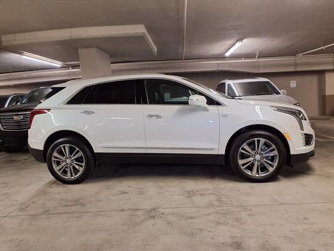 New 2025 Cadillac XT5 Premium Luxury FWD image 4