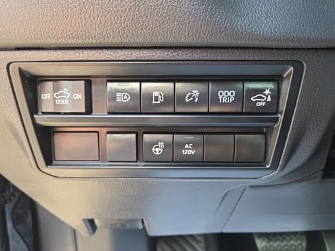 Used 2024 Toyota Tundra Limited AWD/4WD image 29