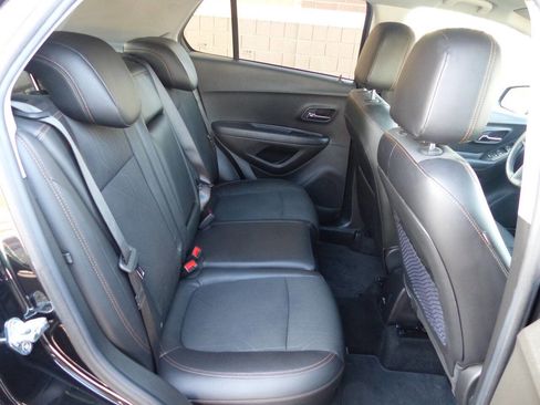 Used 2021 Chevrolet Trax LT image 41