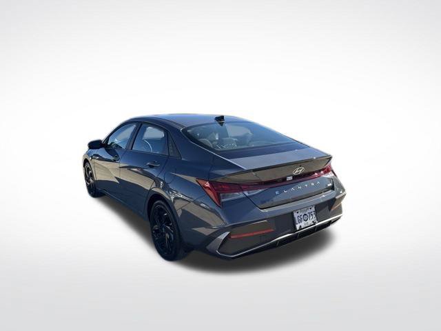 Used 2026 Hyundai Elantra SEL FWD image 5