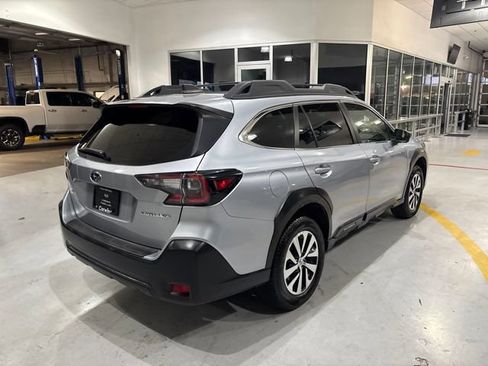 Used 2023 Subaru Outback AWD/4WD image 8