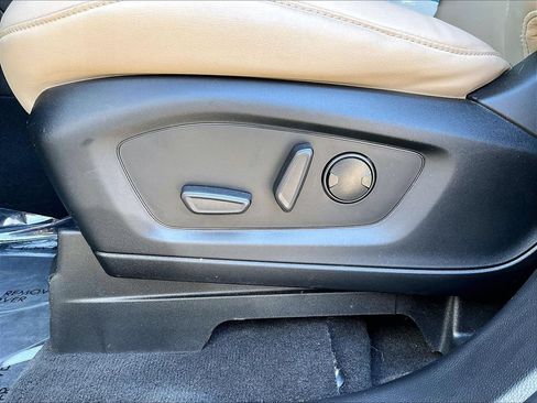 Used 2022 Ford Explorer XLT AWD/4WD image 28