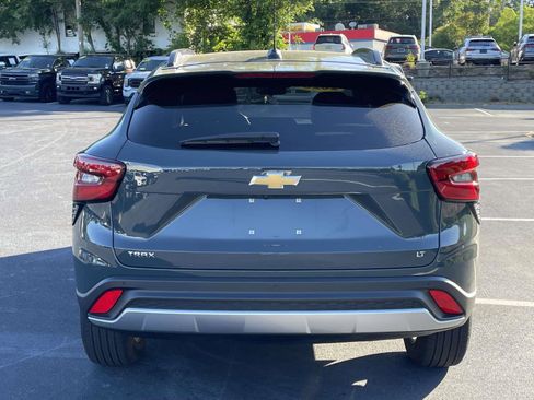 Used 2025 Chevrolet Trax LT w/ Driver Confidence Package FWD image 6