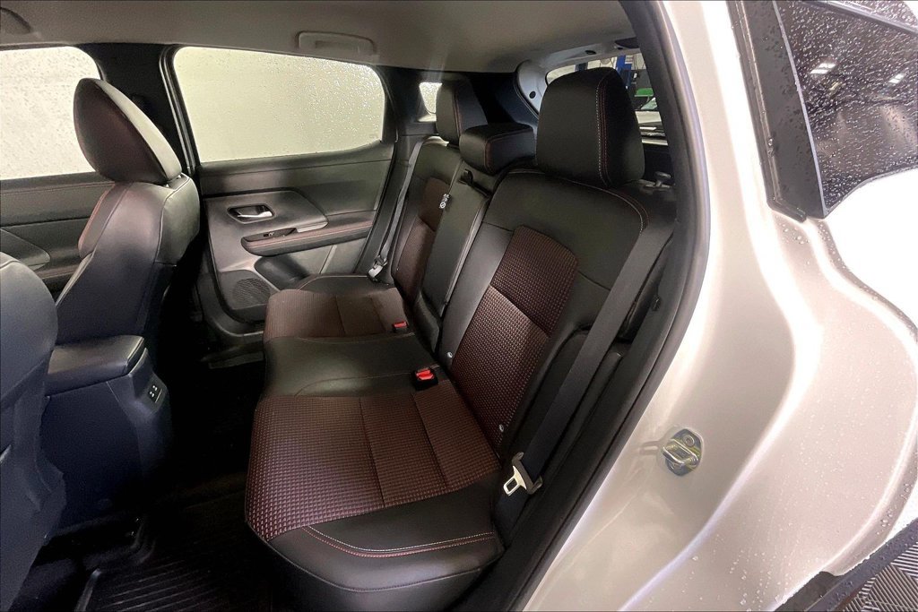 Used 2025 Nissan Kicks SR FWD image 32