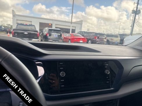 Used 2022 Volkswagen Taos SE w/ Driver Assistance Package image 10