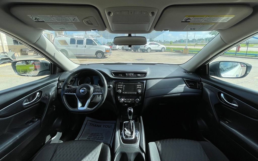 Used 2017 Nissan Rogue SV FWD image 24