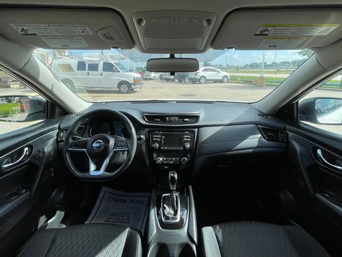 Used 2017 Nissan Rogue SV FWD image 24