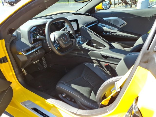 Used 2025 Chevrolet Corvette Stingray Preferred Cpe w/ Z51 Performance Package RWD image 13