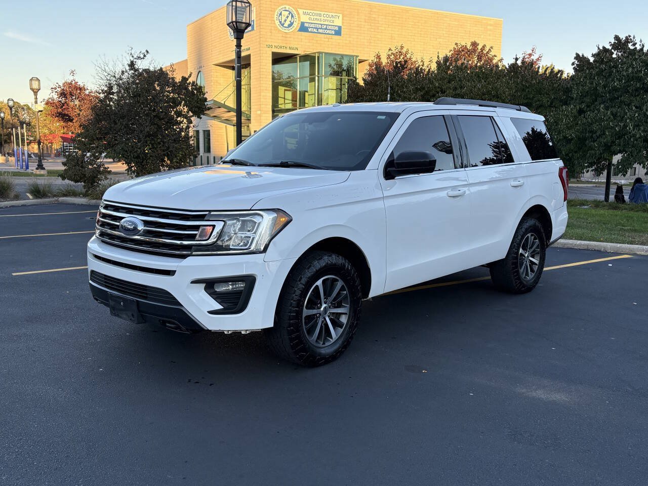 Used 2018 Ford Expedition XL AWD/4WD image 3
