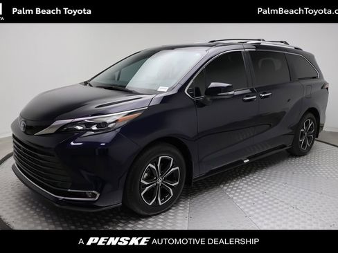 Certified 2025 Toyota Sienna Platinum image 1