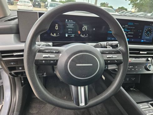 Used 2025 Hyundai Sonata SEL FWD image 16