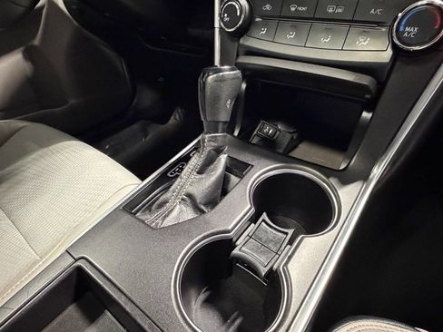 Used 2017 Toyota Camry SE w/ Moonroof Package image 20