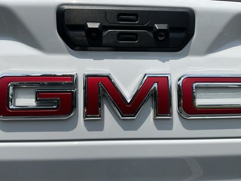 Used 2025 GMC Sierra 2500 AT4 w/ AT4 Premium Plus Package AWD/4WD image 26