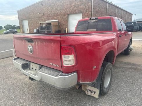 Used 2024 RAM 3500 Tradesman w/ Chrome Appearance Group AWD/4WD image 3