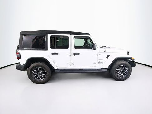 Used 2024 Jeep Wrangler Sahara w/ Technology Group image 9