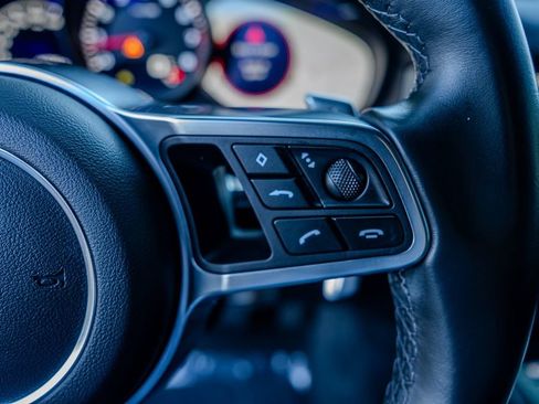 Used 2022 Porsche Cayenne Platinum Edition image 7