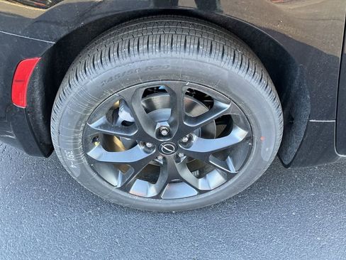 New 2026 Chrysler Pacifica Limited w/ S Appearance Package image 11