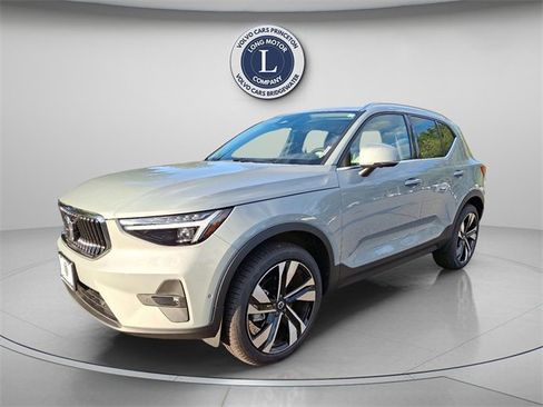 New 2025 Volvo XC40 B5 Ultra w/ Protection Package Premier image 2