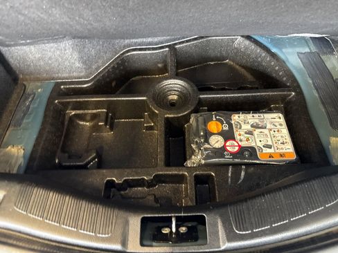 Used 2020 Ford Fusion SE FWD image 9