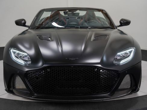 Used 2022 Aston Martin DBS Superleggera Volante RWD image 9