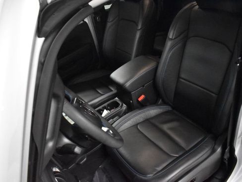 Used 2024 Jeep Wrangler High Altitude image 12