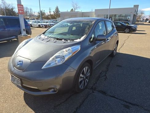 Used 2016 Nissan Leaf SV image 3