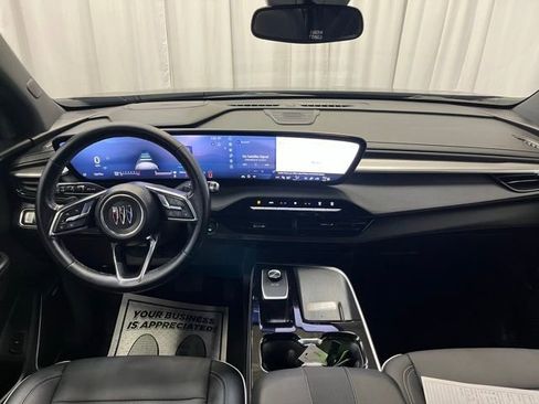 Used 2025 Buick Enclave Preferred image 4
