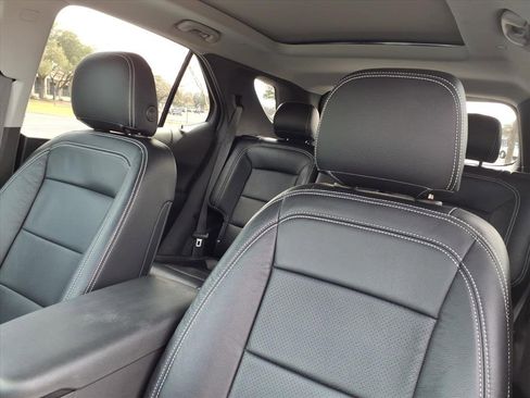 Used 2022 Chevrolet Equinox LT image 17